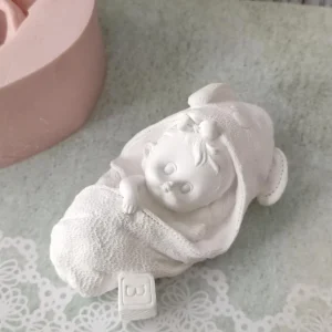 Molde em silicone – Bebé menina em mantinha